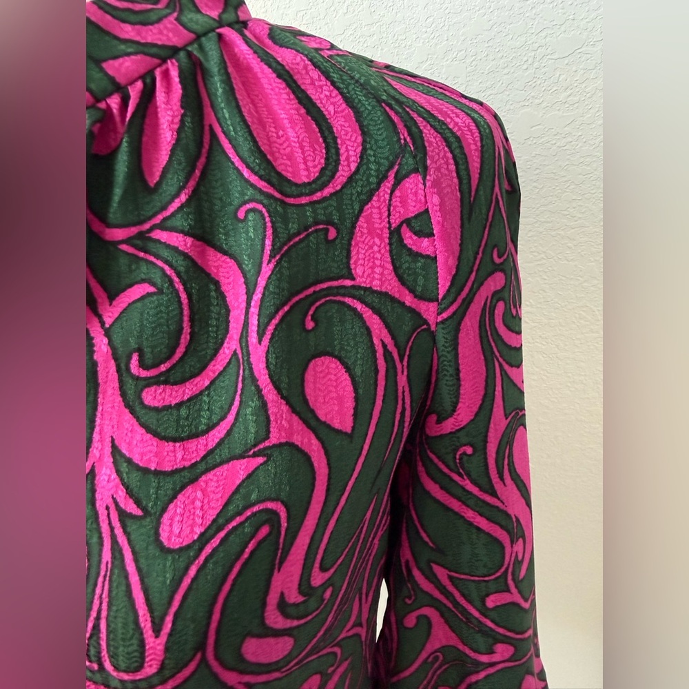 Trina Turk 100% Silk Jacquard Blouse Pink Green Button Front Resort Top Petite - Picture 5 of 7